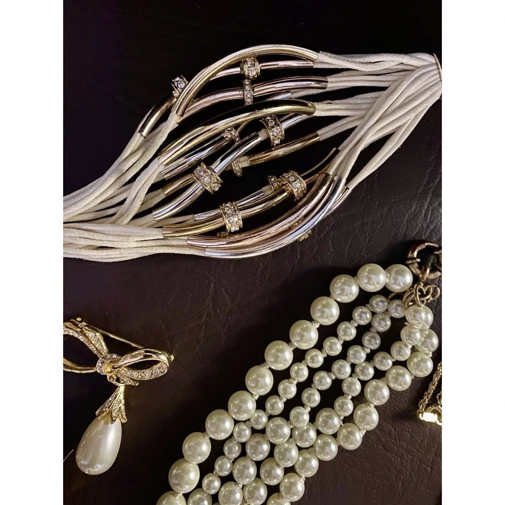 VTG - Modern Jewelry Bracelet Necklace Brooch Earring Rhinestone Faux Pearl Lot